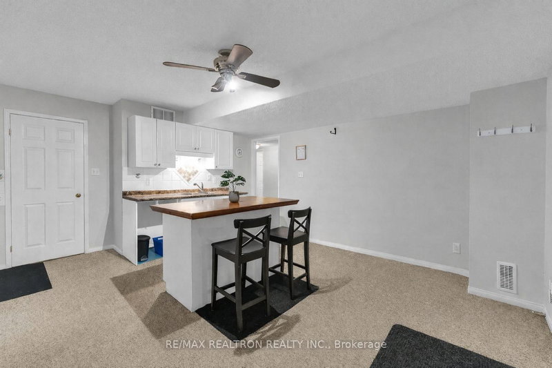 7 Margaret (Lower Level) Dr, Barrie, L4M 6Y7 | Image 2