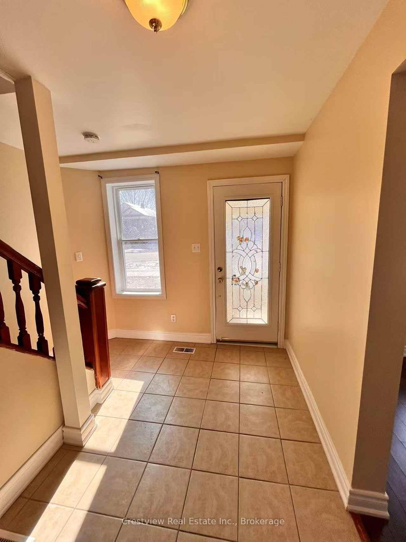 96 John St, Barrie, L4N 2K5 | Image 3