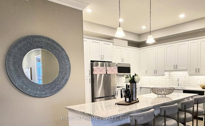 705 - 90 Orchard Point Rd, Orillia, L3V 8K4 | Image 3