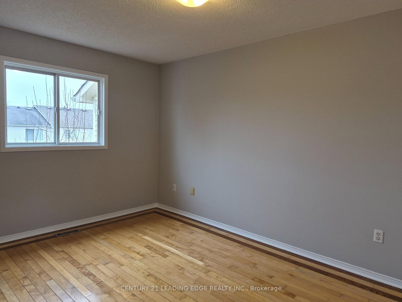 191 PICKETT Cres, Barrie, L4N 8C2 | Image 3