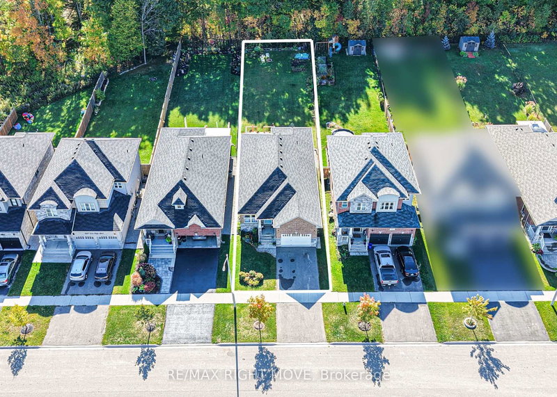 2997 Stone Ridge Blvd, Orillia, L3V 8J5 | Image 3