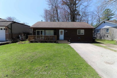 84 32nd Street N • Wasaga Beach, ON photo 5
