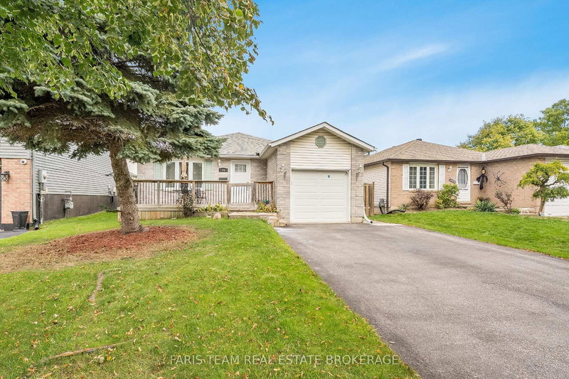 24 Laurie Cres, Barrie, L4M 6C7 | Image 2