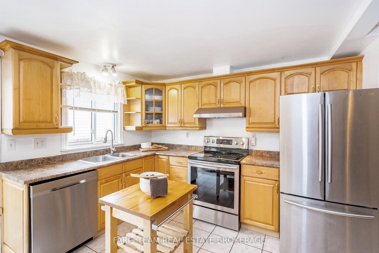 Detached House for sale at 24 Laurie Crescent, Barrie, Ontario, L4M 6C7 - Wellington - MLS: S12962994