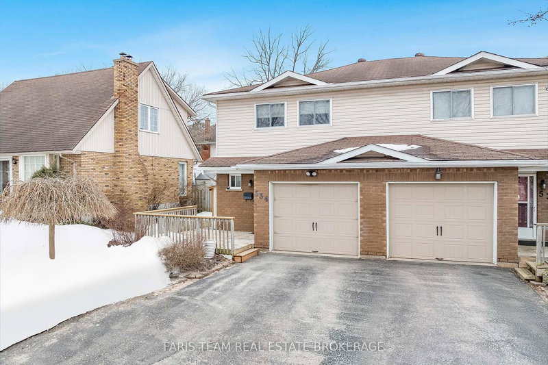 534 Wellington St, Midland, L4R 4W6 | Image 2