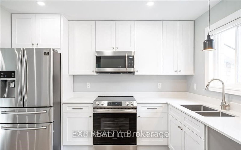 Main Floor - 19 Loon Ave, Barrie, L4N 8W6 | Image 3