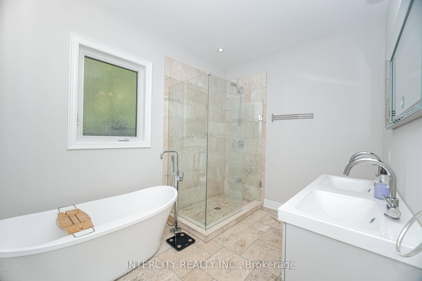 41 Tall Pines Drive • Tiny, ON photo 16