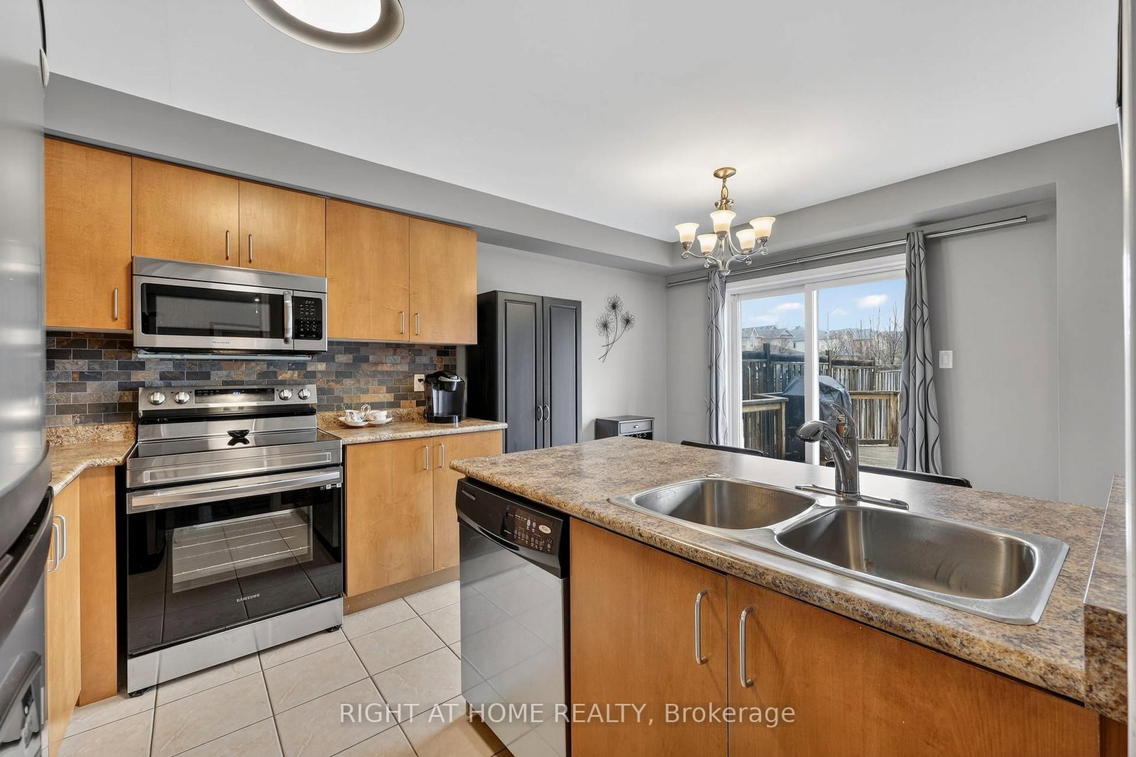 Detached House for sale at 65 Bird Street, Barrie, Ontario, L4N 0X2 - Edgehill Drive - MLS: S12964622