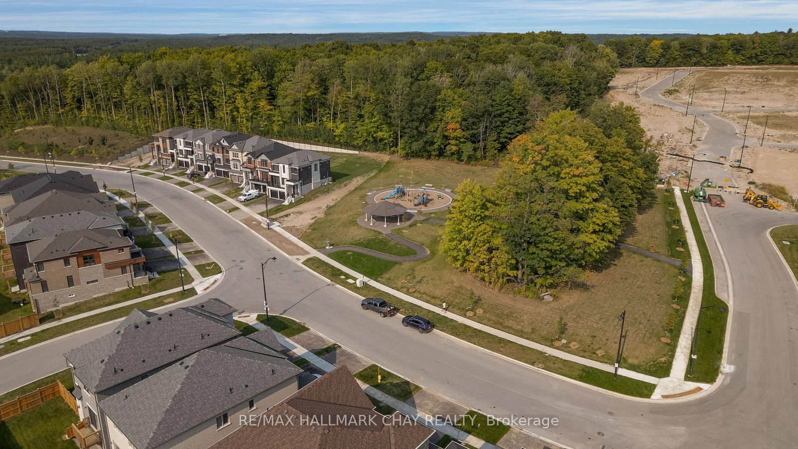 Detached House for sale at 4 Periwinkle Road, Springwater, Ontario, L9X 2E2 - Minesing - MLS: S12965336