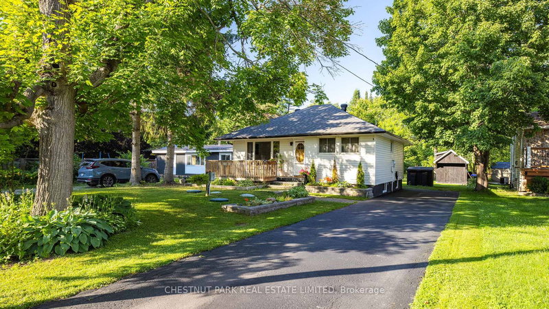 home for sale on 47 Lakeshore Road W