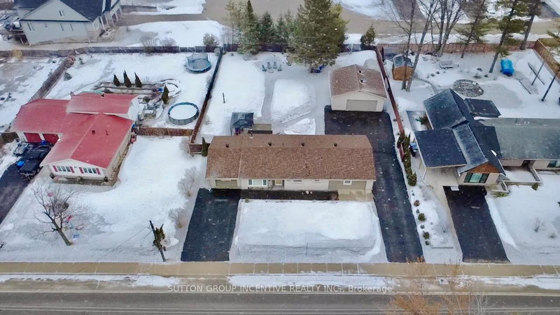 355 Zoo Park Rd, Wasaga Beach, L9Z 1S7 | Image 3