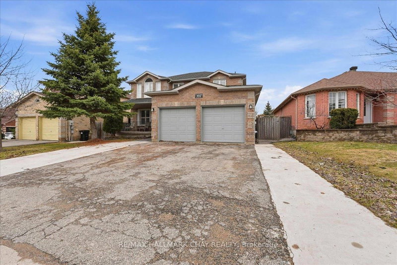 102 Esther Dr, Barrie, L4N 0V8 | Image 2