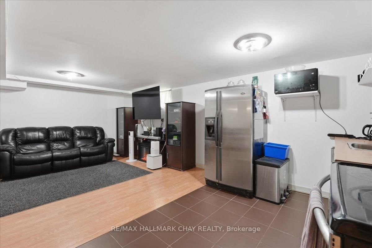 Listing Image 32
