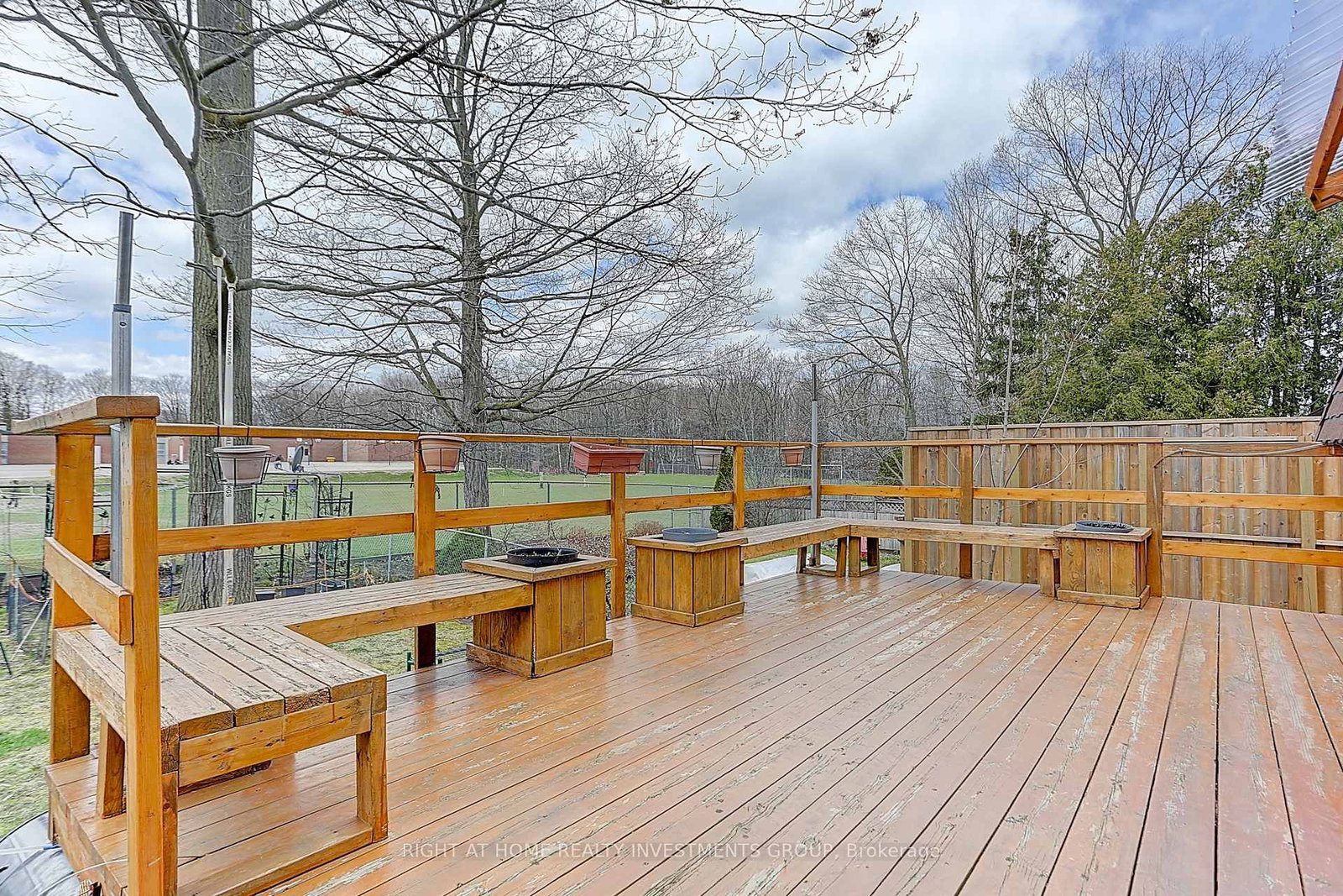 Detached House for sale at 143 Springdale Drive, Barrie, Ontario, L4M 4Y1 - Cundles East - MLS: S12969060