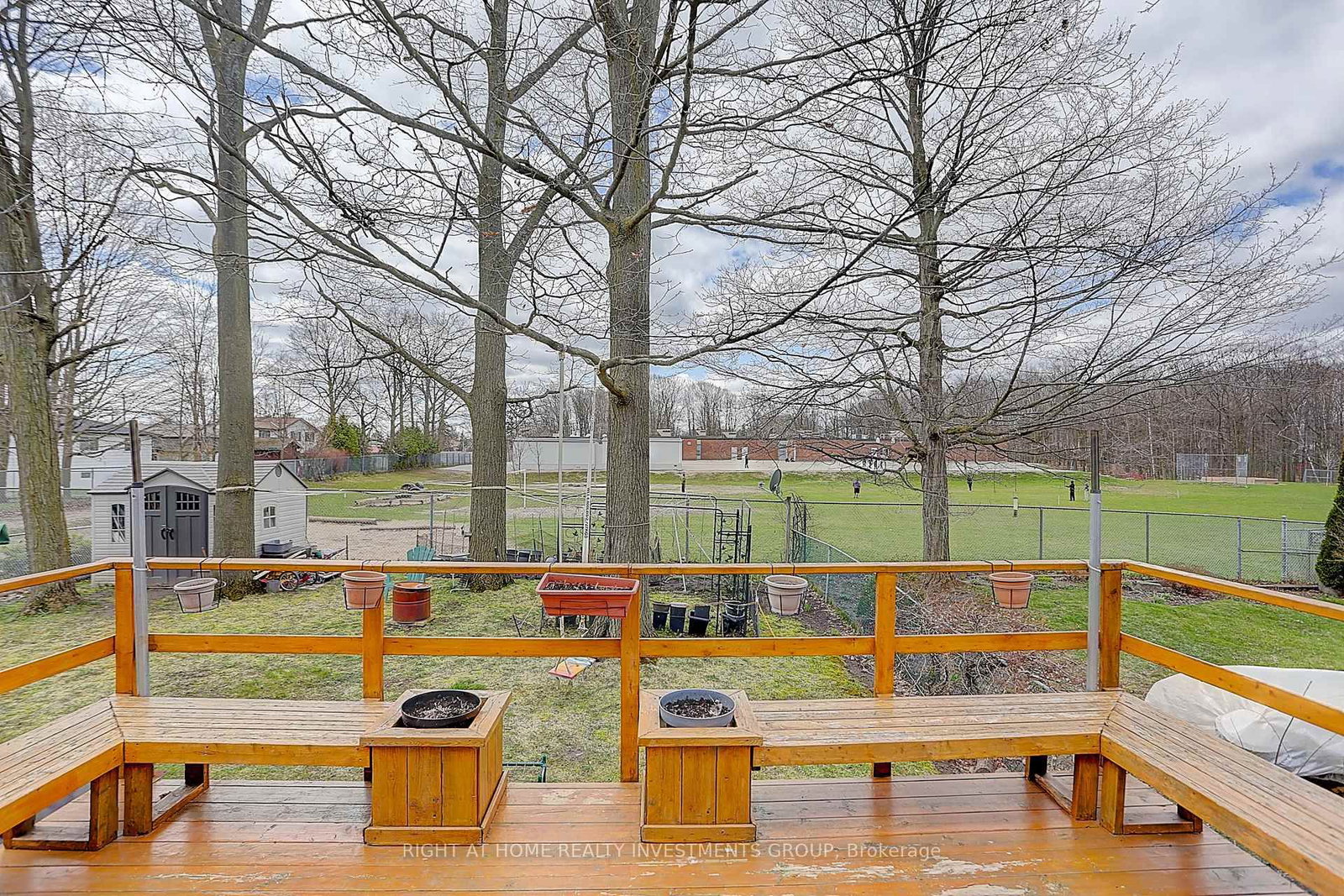 Detached House for sale at 143 Springdale Drive, Barrie, Ontario, L4M 4Y1 - Cundles East - MLS: S12969060