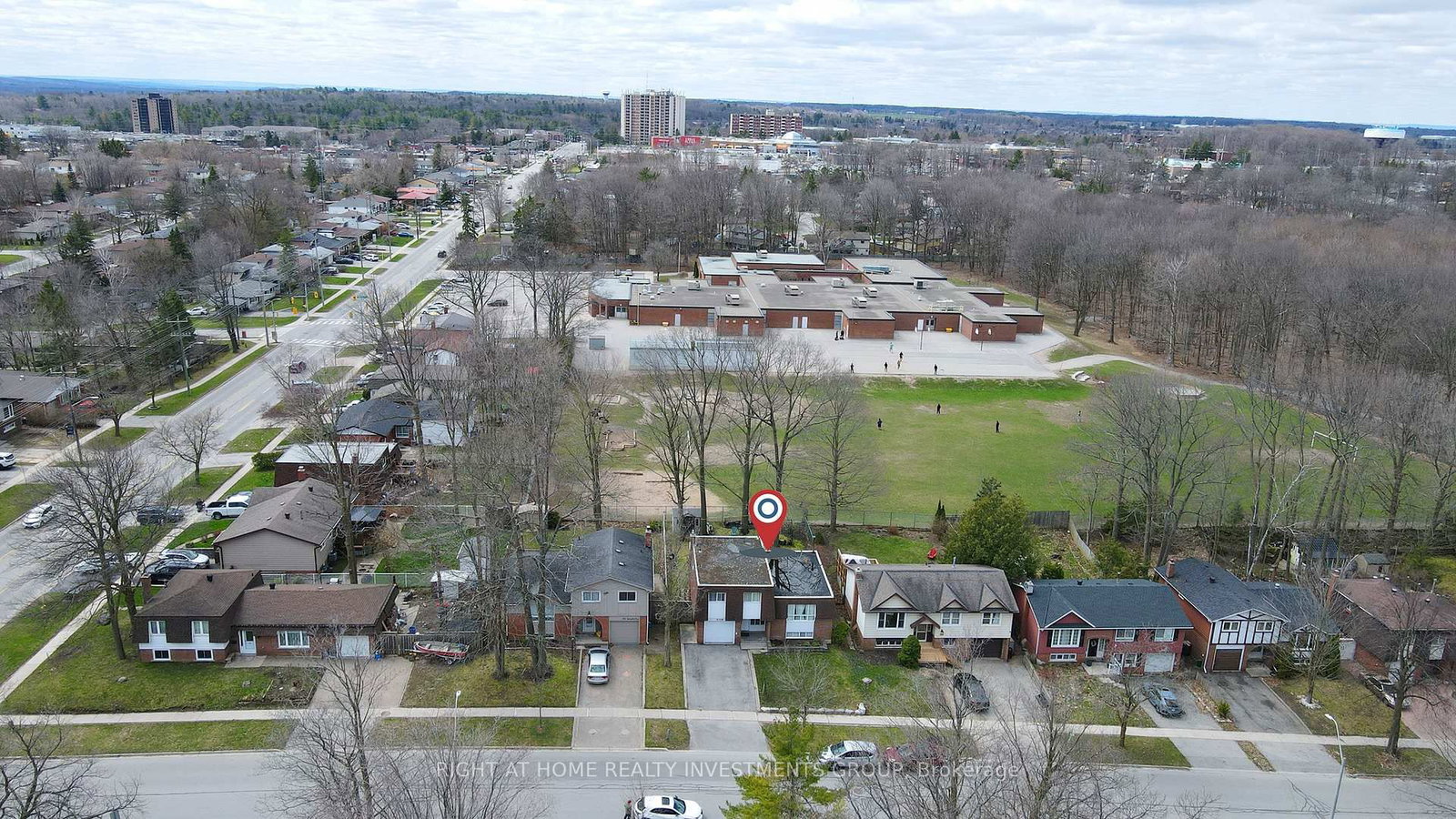 Detached House for sale at 143 Springdale Drive, Barrie, Ontario, L4M 4Y1 - Cundles East - MLS: S12969060