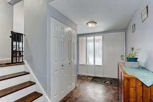 Detached House for sale at 143 Springdale Drive, Barrie, Ontario, L4M 4Y1 - Cundles East - MLS: S12969060