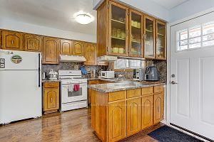 Detached House for sale at 143 Springdale Drive, Barrie, Ontario, L4M 4Y1 - Cundles East - MLS: S12969060