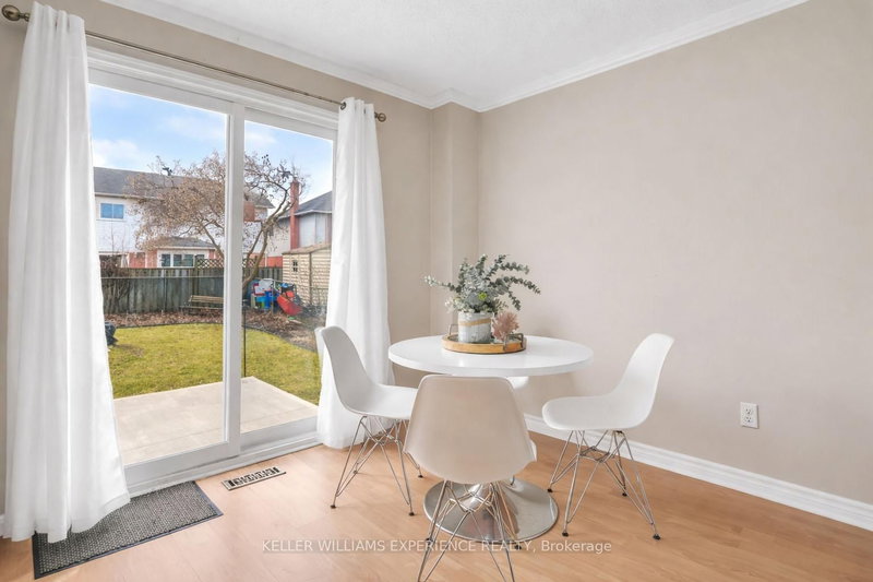 24 Lindsay Crt, Barrie, L4M 6G5 | Image 2