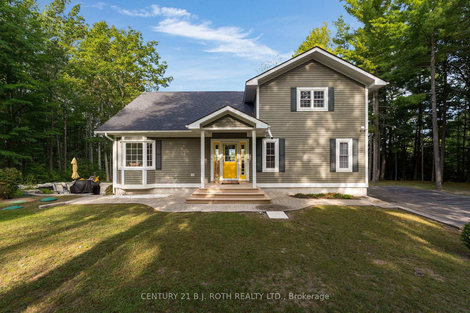 Detached House for sale at 2710 Portage Trail, Springwater, Ontario, L9X 0J3 - Rural Springwater - MLS: S12969506