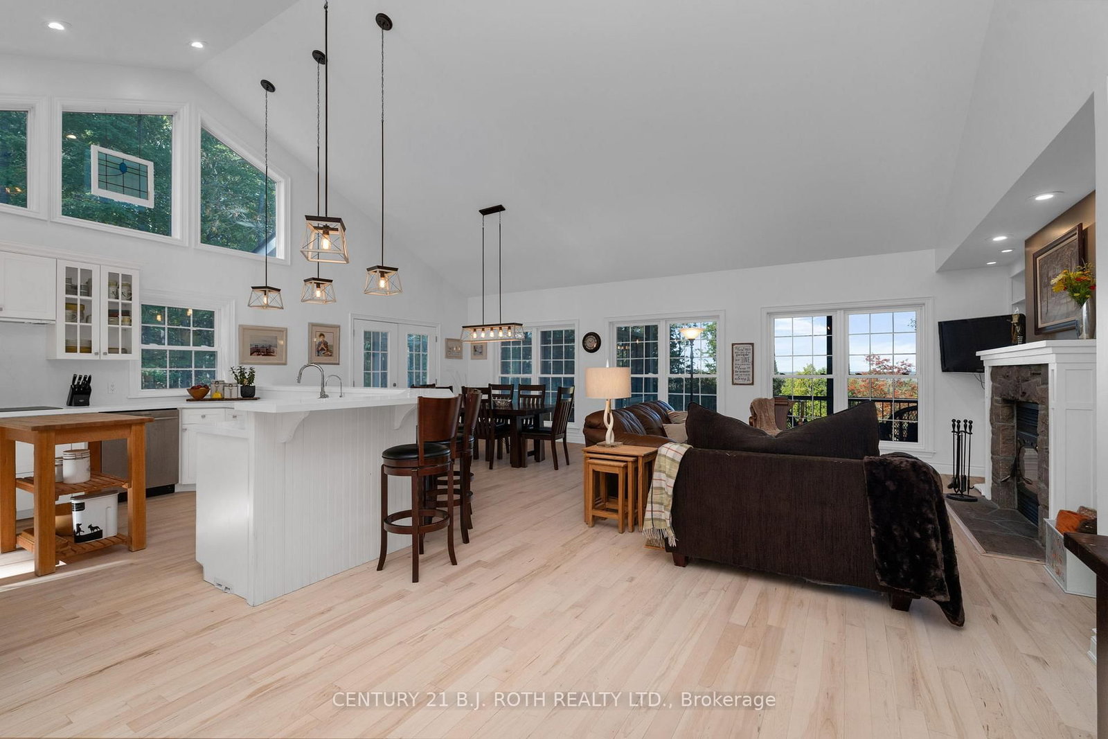 Detached House for sale at 2710 Portage Trail, Springwater, Ontario, L9X 0J3 - Rural Springwater - MLS: S12969506