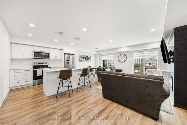 Unit 2 - 41 Pumpkin Corner Crescent