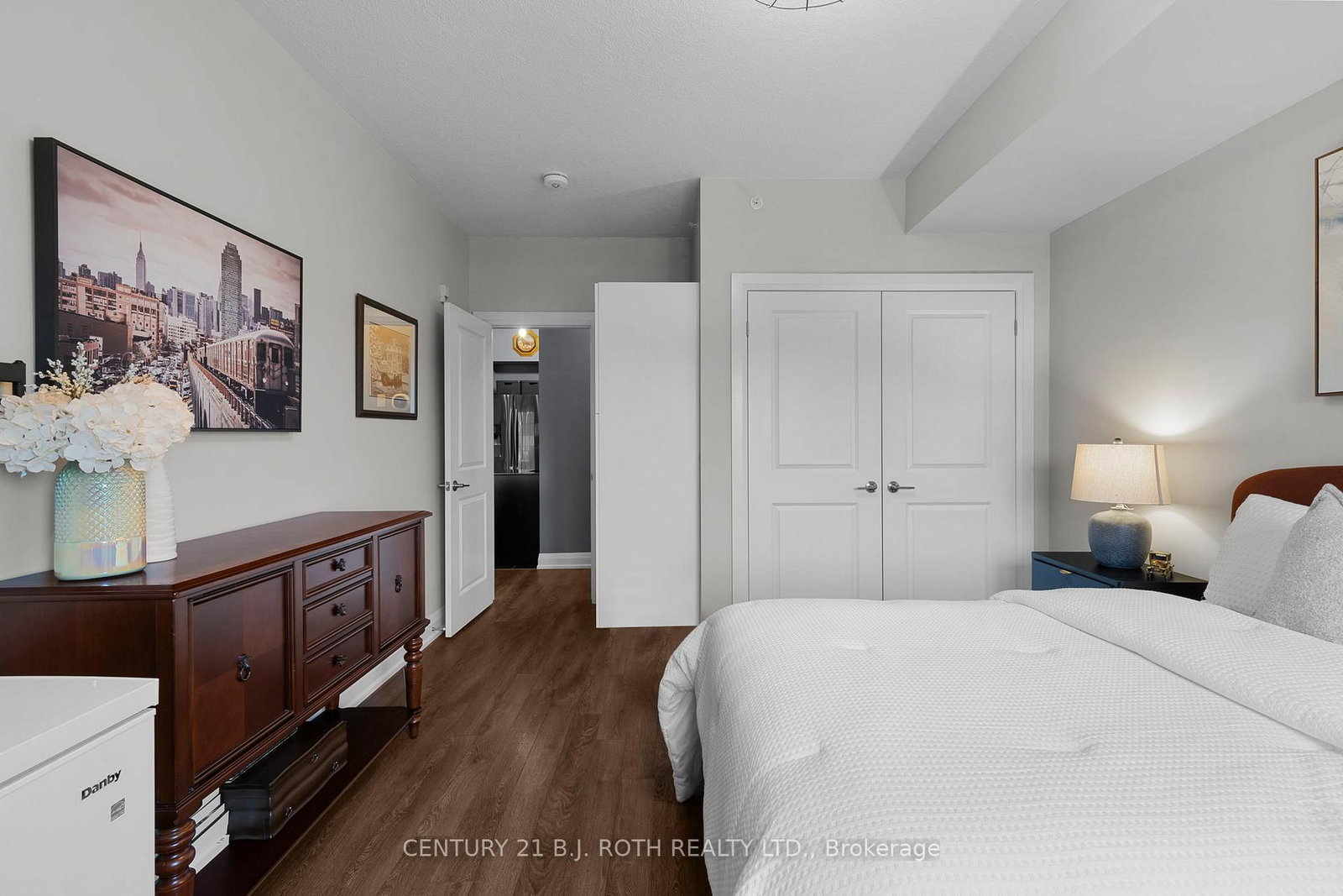 Condo for sale at 207-5 Greenwich Street, Barrie, Ontario, L4N 7Y8 - Ardagh - MLS: S12969996