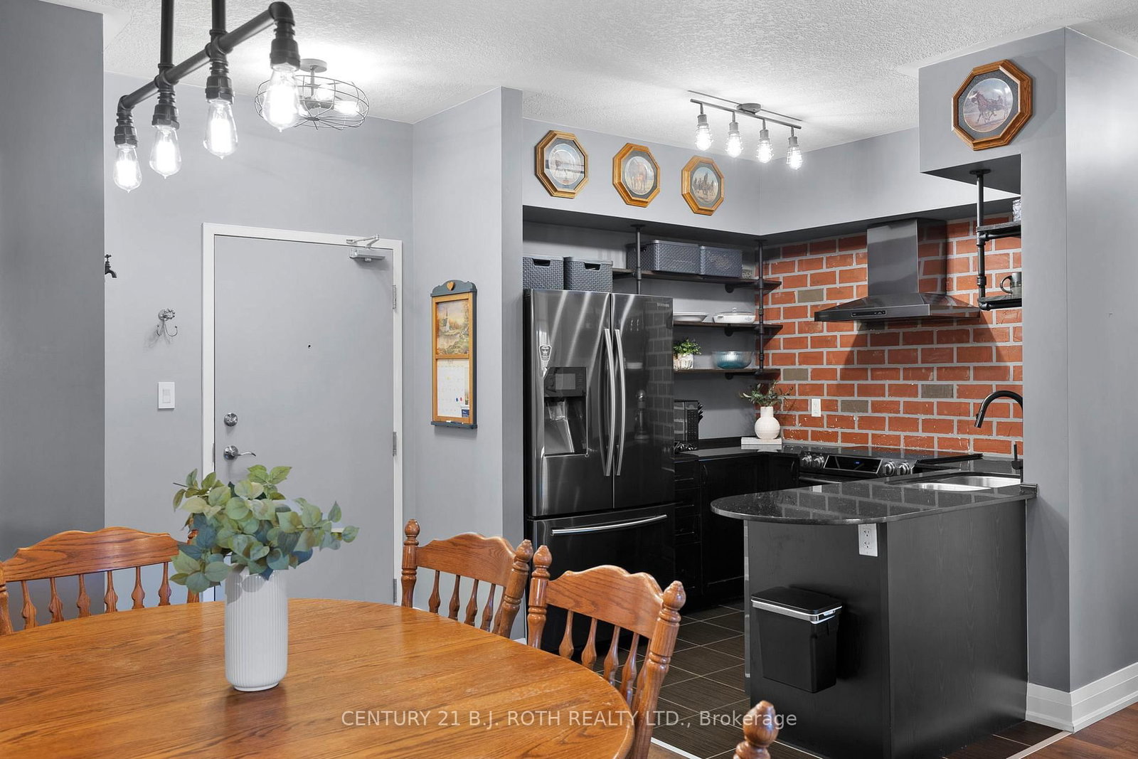 Condo for sale at 207-5 Greenwich Street, Barrie, Ontario, L4N 7Y8 - Ardagh - MLS: S12969996