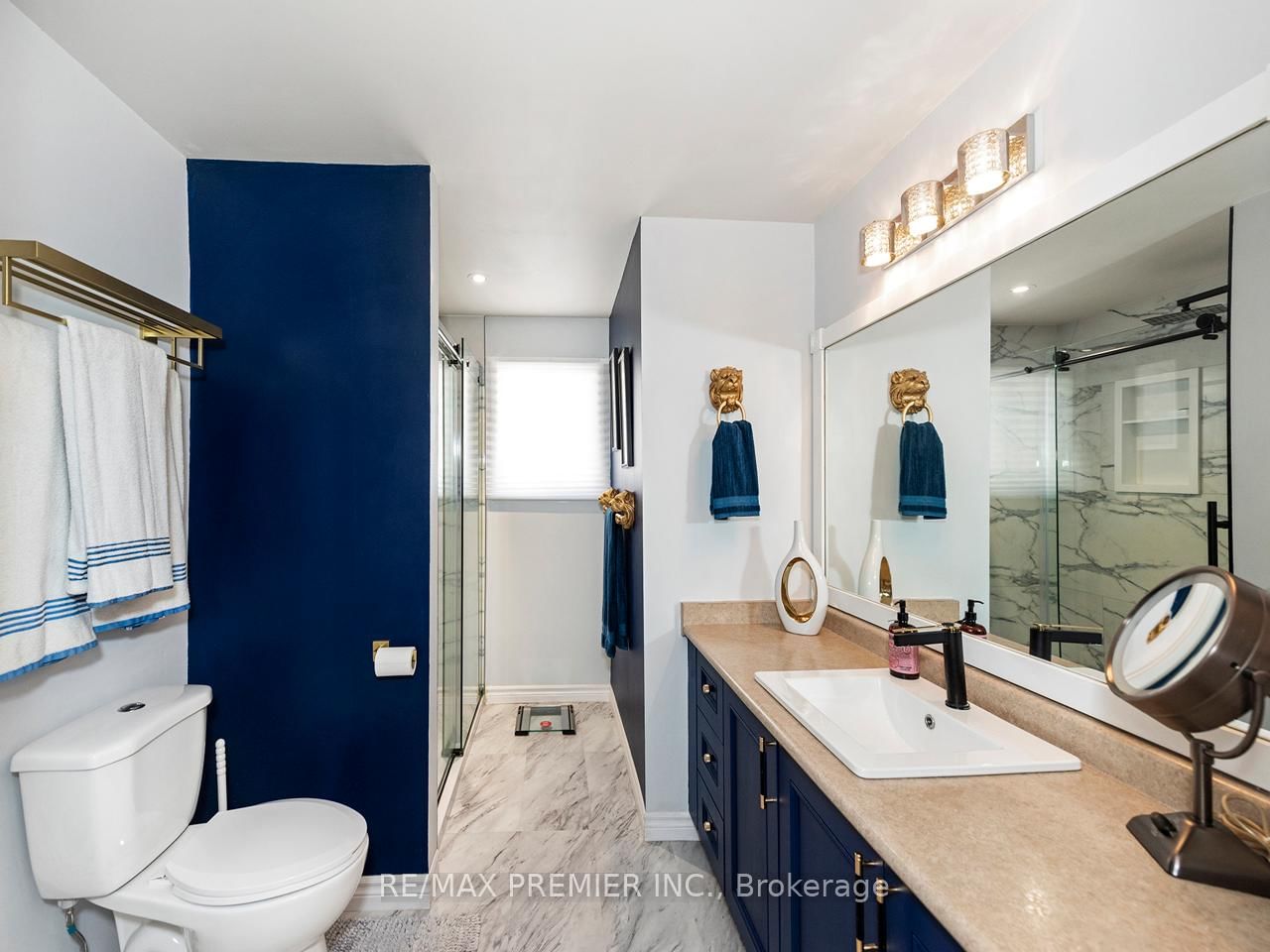 Detached House for sale at 203 Burns Circle, Barrie, Ontario, L4N 6A5 - Northwest - MLS: S12971138