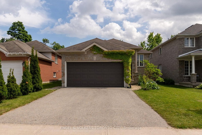 home for lease on Upper-125 Sovereign's Gate