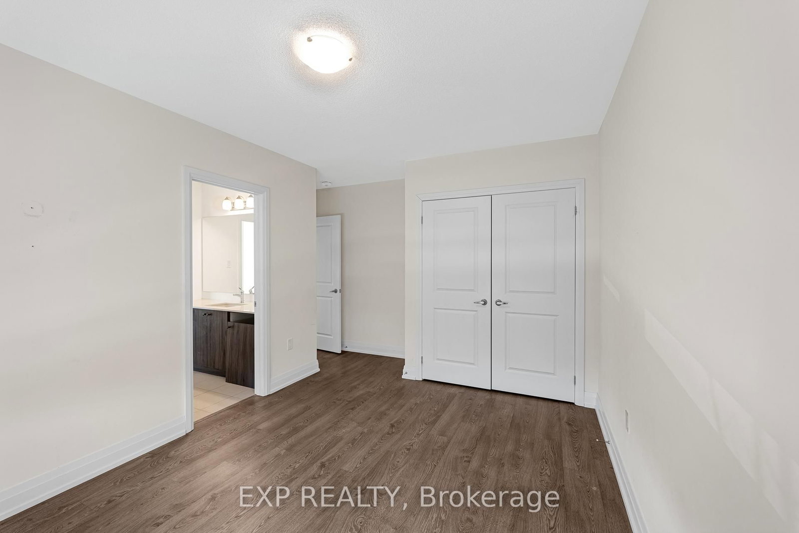 Detached House for sale at 20 Daffodil Road, Springwater, Ontario, L0L 1Y3 - Midhurst - MLS: S12972130