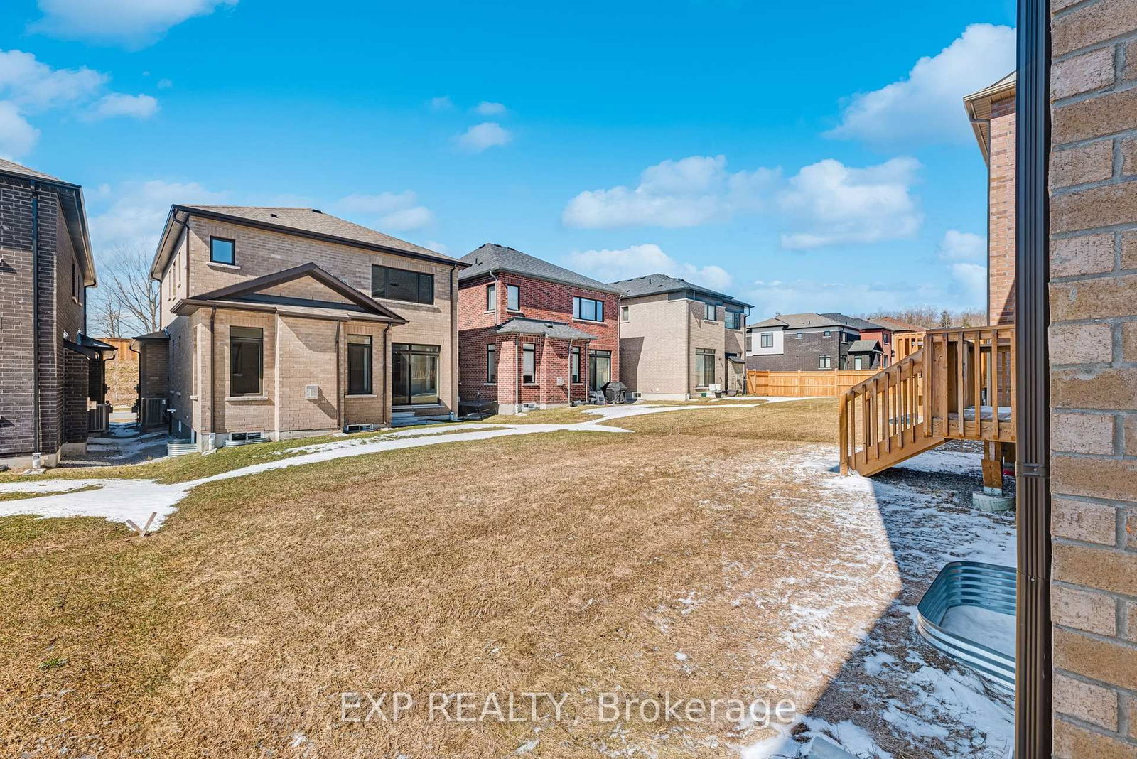 Detached House for sale at 20 Daffodil Road, Springwater, Ontario, L0L 1Y3 - Midhurst - MLS: S12972130