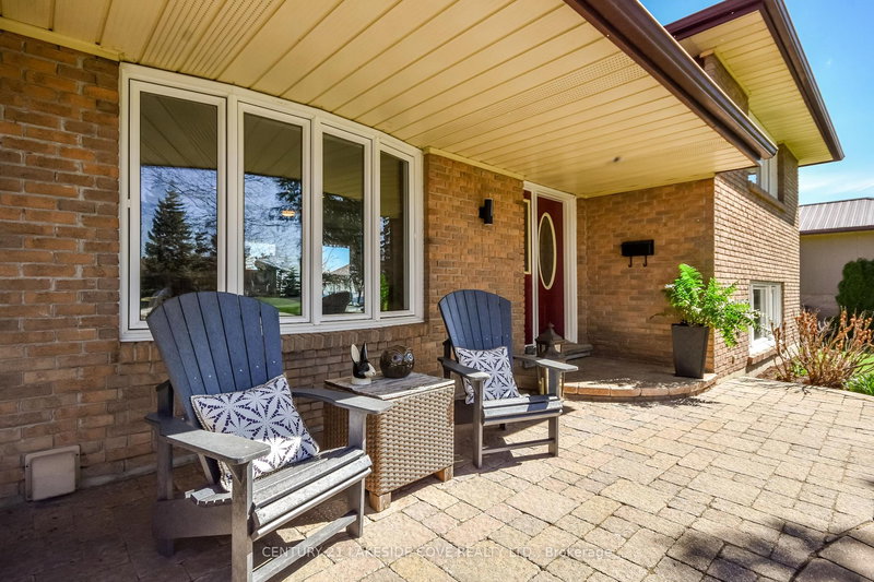 home for sale on 121 Bayshore Drive