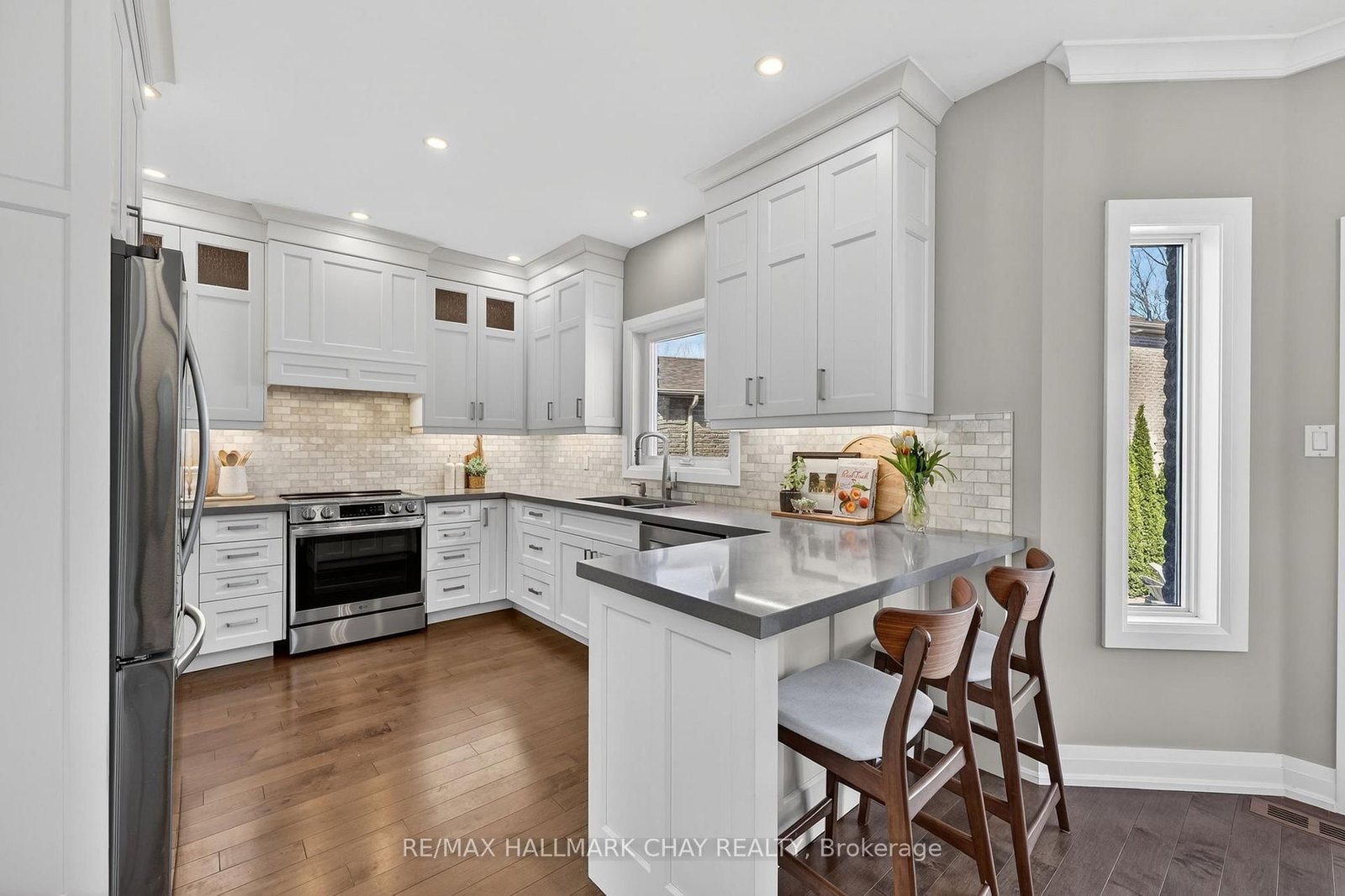Listing Image 12