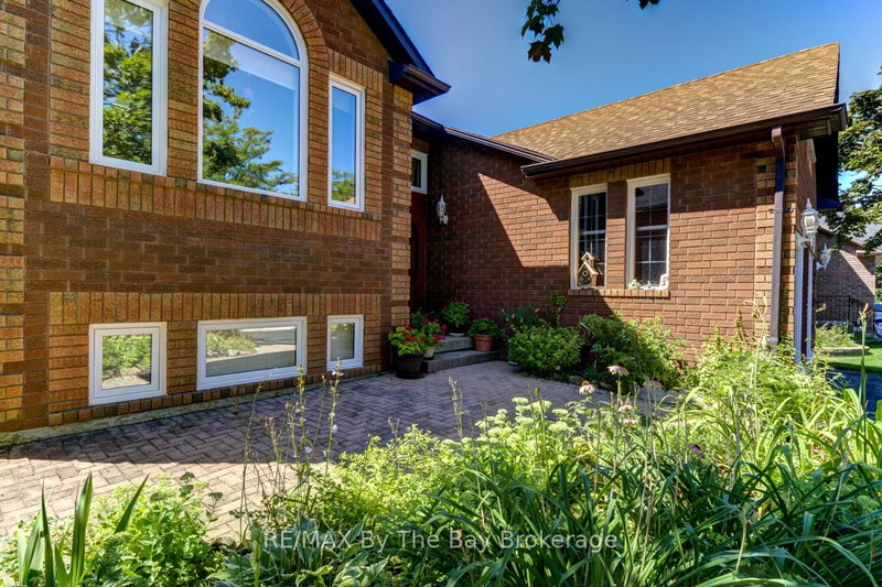 26 Timberland Cres, Wasaga Beach, L9Z 1G7 | Image 3