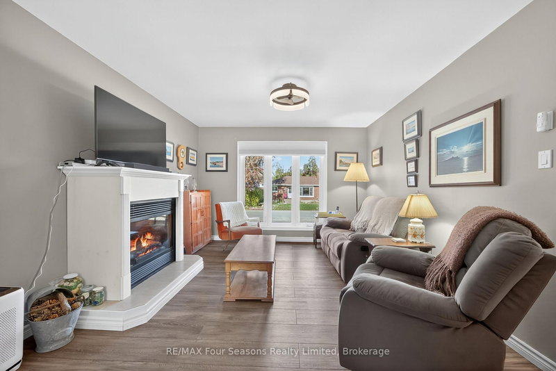 7 Batteaux Rd, Clearview, L0M 1P0 | Image 2