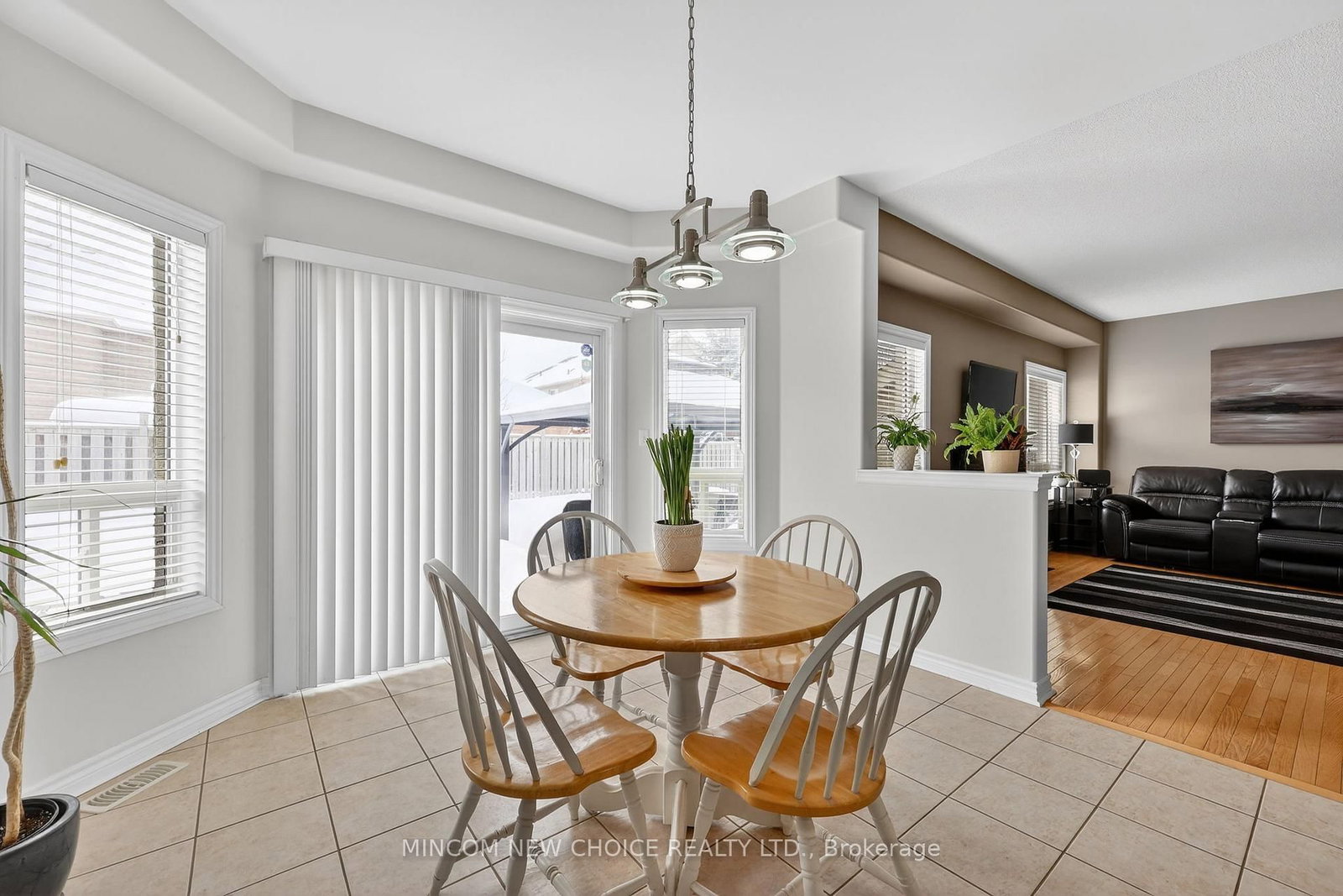 Detached House for sale at 37 Westminster Circle, Barrie, Ontario, L4M 0A4 - Innis-Shore - MLS: S12974904