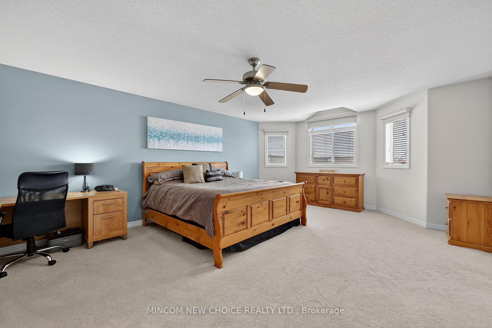 Detached House for sale at 37 Westminster Circle, Barrie, Ontario, L4M 0A4 - Innis-Shore - MLS: S12974904