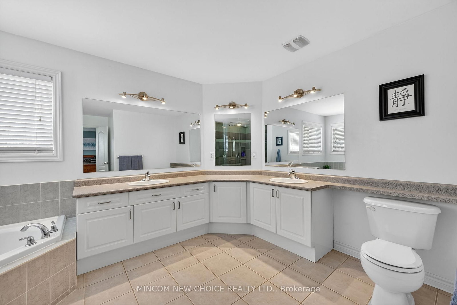 Detached House for sale at 37 Westminster Circle, Barrie, Ontario, L4M 0A4 - Innis-Shore - MLS: S12974904