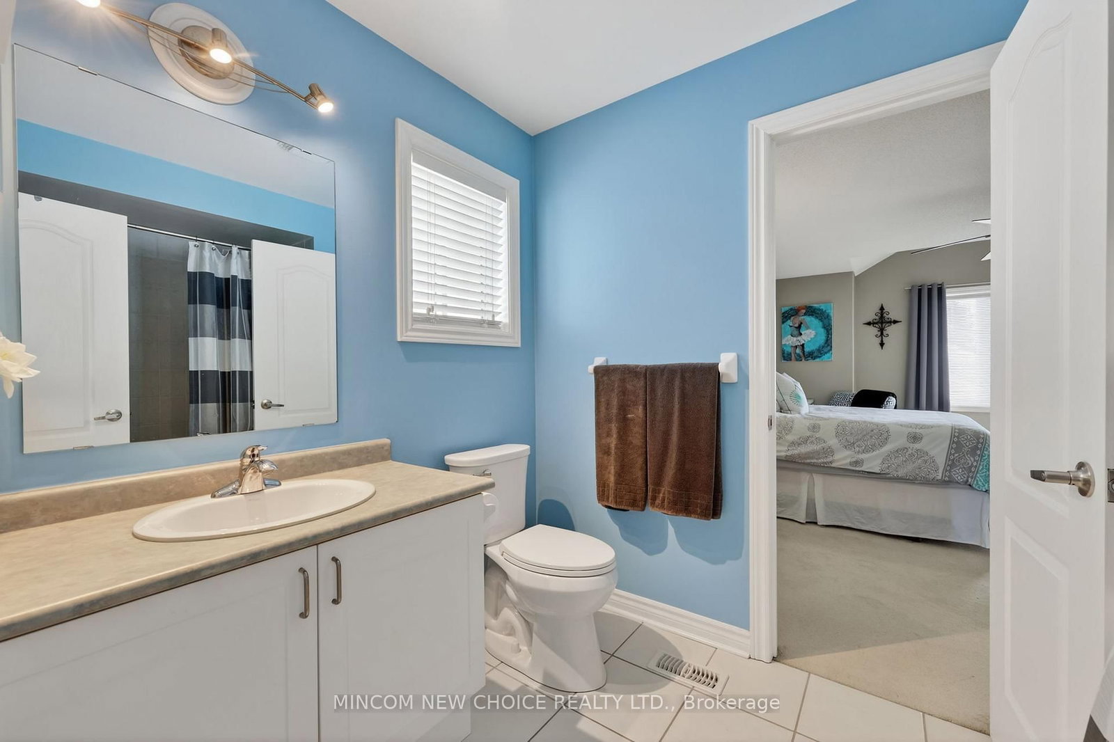 Detached House for sale at 37 Westminster Circle, Barrie, Ontario, L4M 0A4 - Innis-Shore - MLS: S12974904