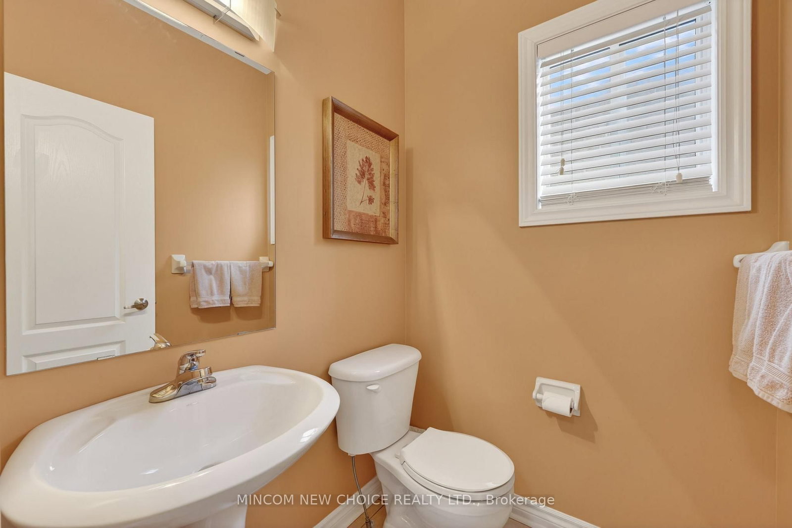 Detached House for sale at 37 Westminster Circle, Barrie, Ontario, L4M 0A4 - Innis-Shore - MLS: S12974904