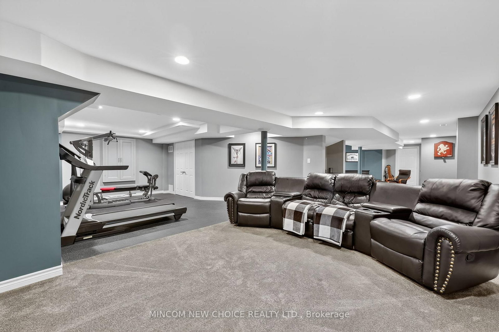 Detached House for sale at 37 Westminster Circle, Barrie, Ontario, L4M 0A4 - Innis-Shore - MLS: S12974904