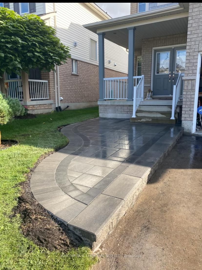 Detached House for sale at 37 Westminster Circle, Barrie, Ontario, L4M 0A4 - Innis-Shore - MLS: S12974904