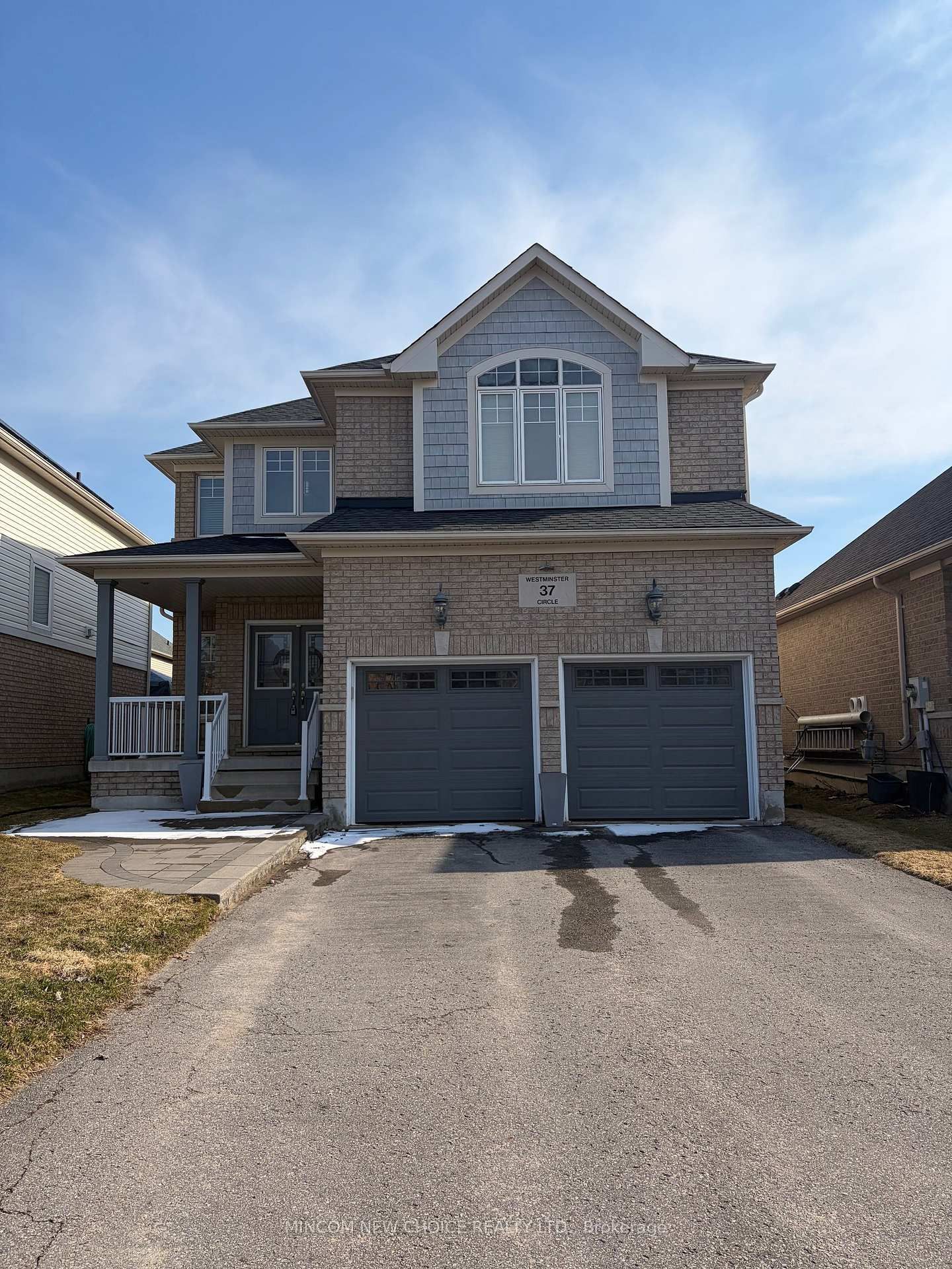 Detached House for sale at 37 Westminster Circle, Barrie, Ontario, L4M 0A4 - Innis-Shore - MLS: S12974904