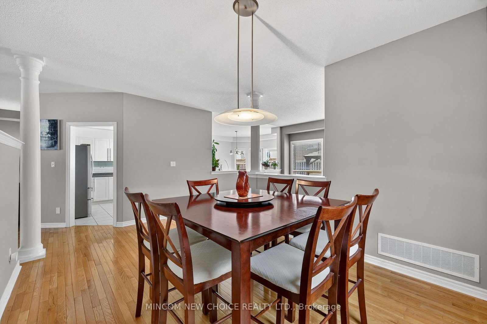 Detached House for sale at 37 Westminster Circle, Barrie, Ontario, L4M 0A4 - Innis-Shore - MLS: S12974904