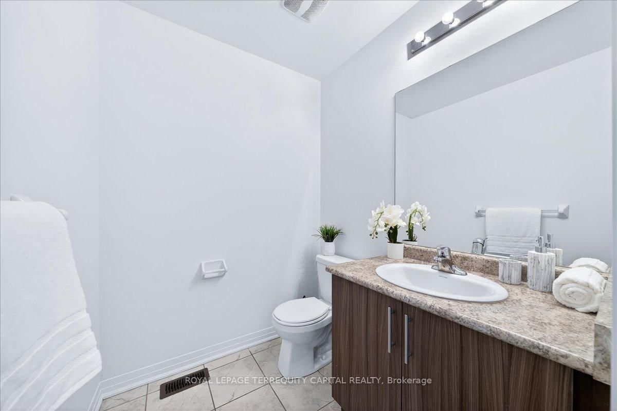 Detached House for sale at 11 Bedford Estates Crescent, Barrie, Ontario, L4N 9K5 - Bayshore - MLS: S12975104