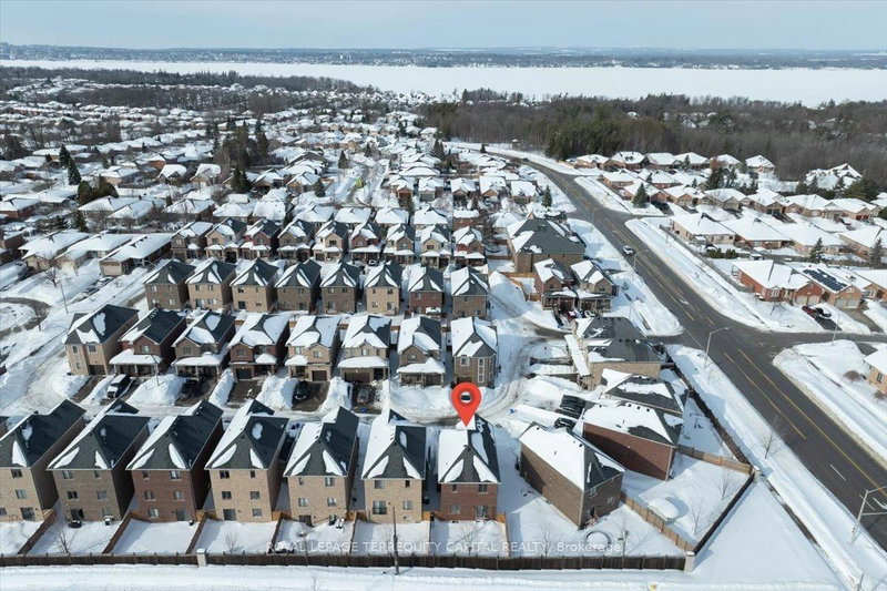 11 Bedford Estates Cres, Barrie, L4N 9K5 | Image 3