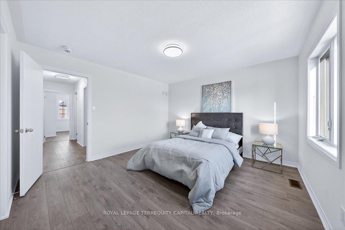 Detached House for sale at 11 Bedford Estates Crescent, Barrie, Ontario, L4N 9K5 - Bayshore - MLS: S12975104