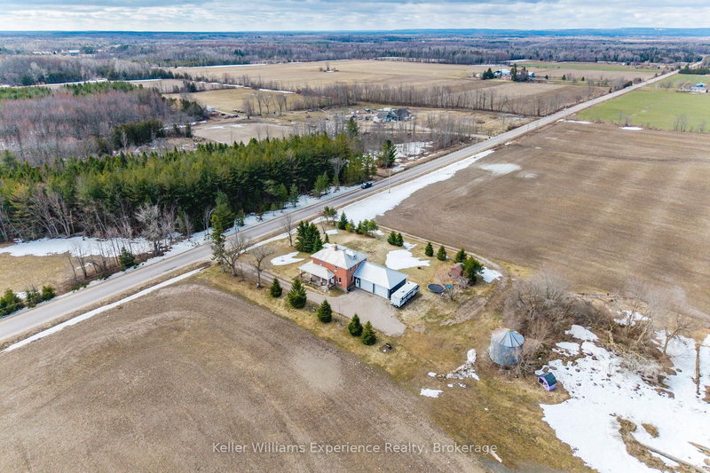 2936 Flos 6 Rd W, Springwater, L0L 1P0 | Image 3