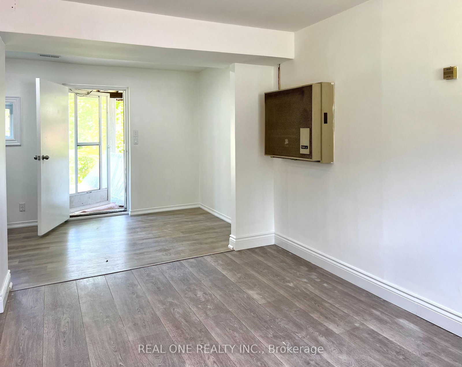 Detached House for sale at 216 Foster Drive, Barrie, Ontario, L4N 3X8 - Painswick North - MLS: S12975230